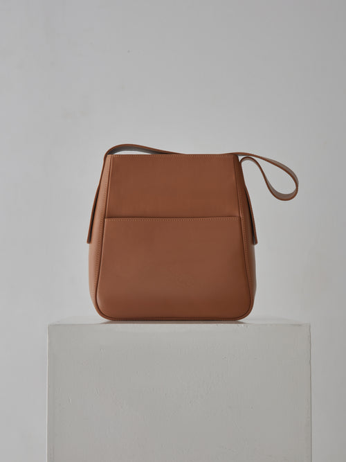 brown leather bag by laura zacs